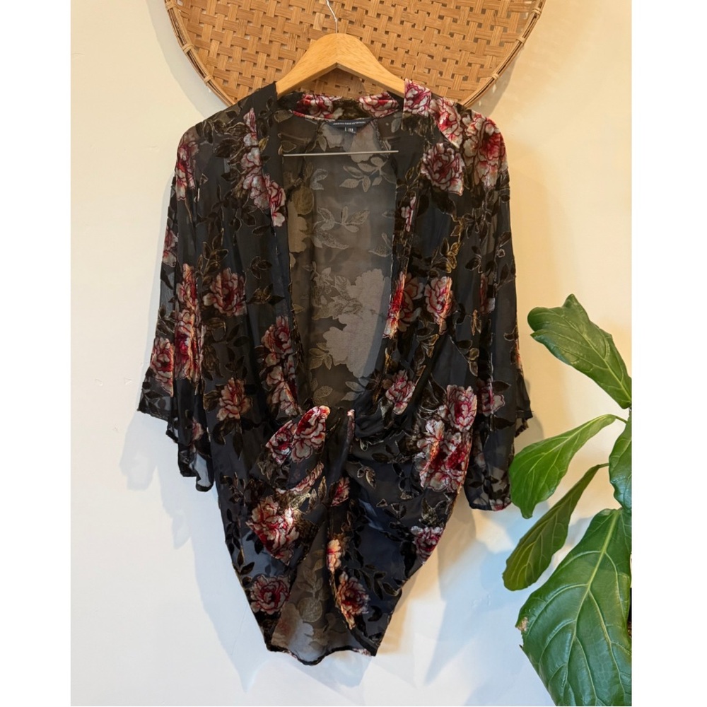 American Eagle Outfitters Rose Cardigan 🌹